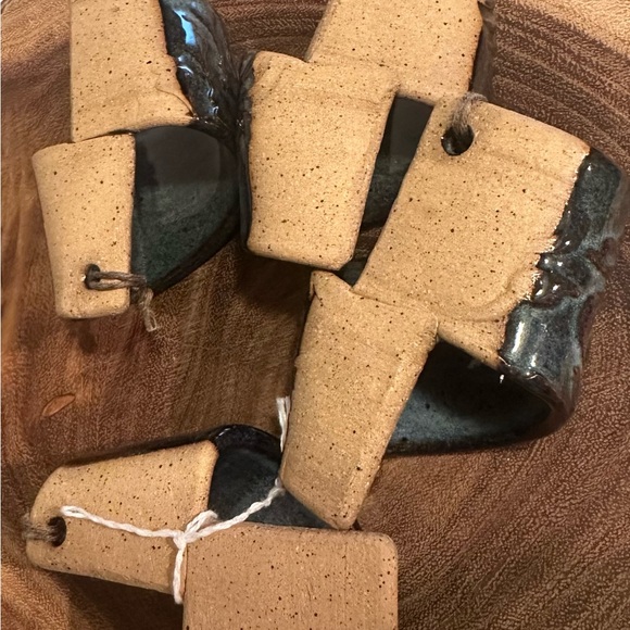 (4) Pottery Napkin Rings - Picture 3 of 7